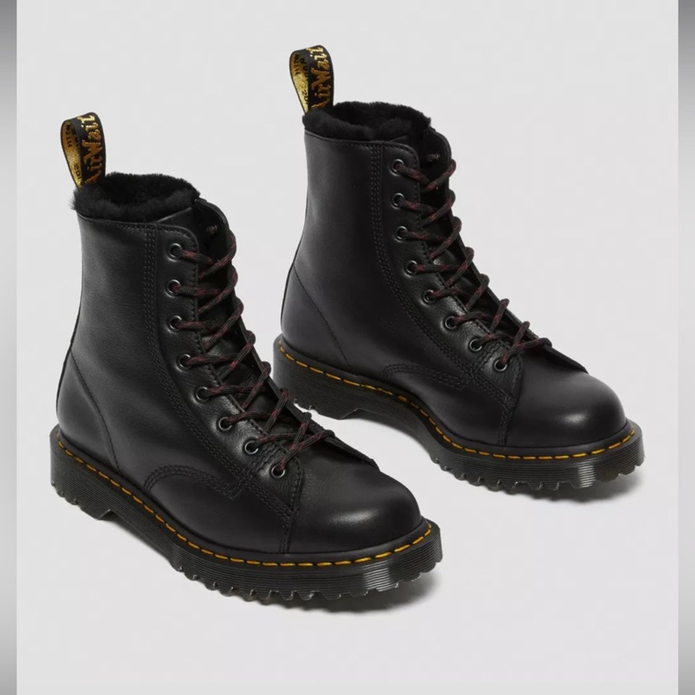 NEW DR. MARTENS Shearling Lined Leather Ankle Boots Made in England NO BOX
